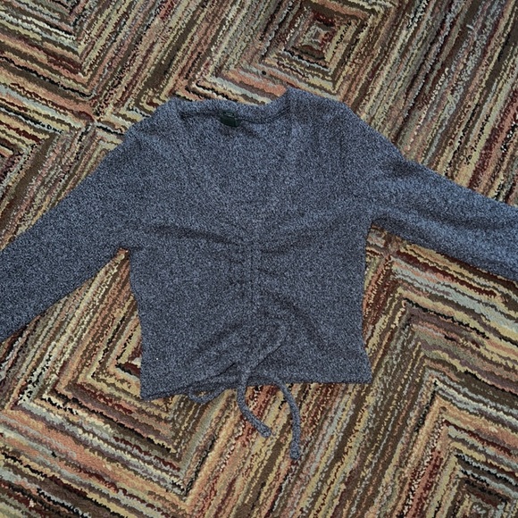 NWOT fuzzy long sleeve grey top never worn. size XS - Picture 1 of 4